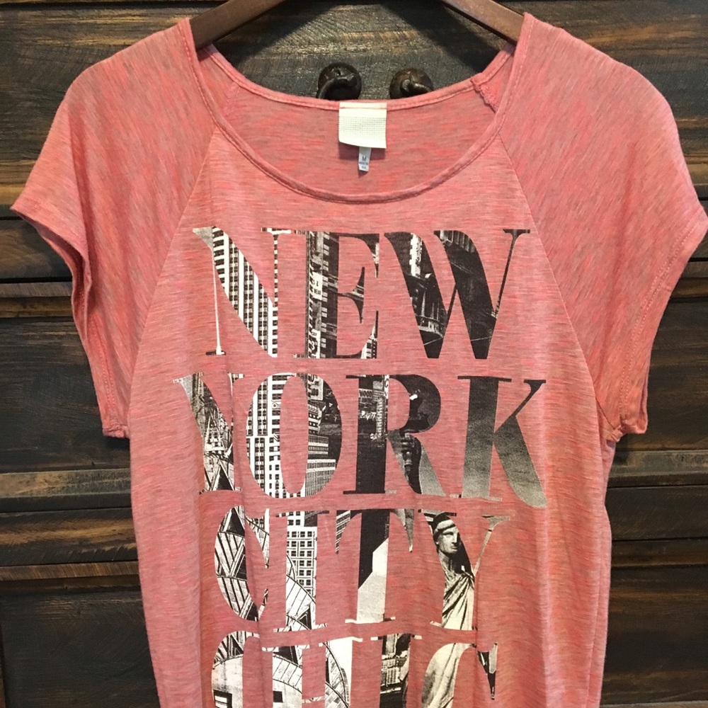 Loose fitting graphic Tee